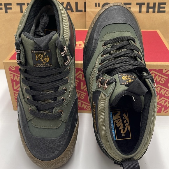 Vans WMNS Half Cab Gore-Tex Mte-3 Grape Leaf/Black
VN0009QWKEK
Boots Sneakers - Picture 13 of 16